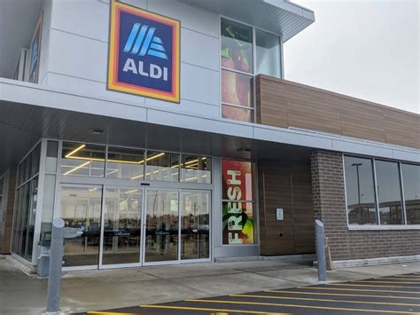 Aldi menomonee falls - Want to know what it's like to work for ALDI in Menomonee Falls? Learn what's nearby and get directions to see what your commute time would be. 